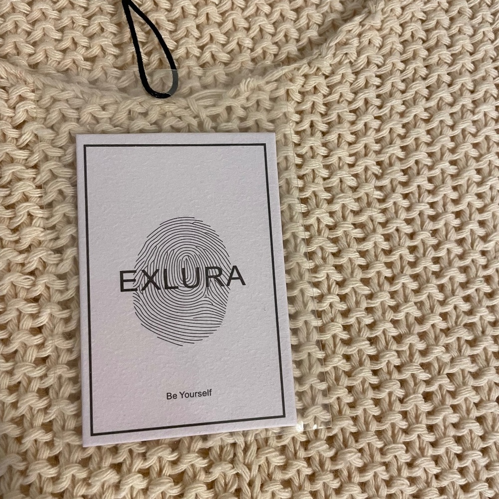 Exlura women’s beige sweater one size